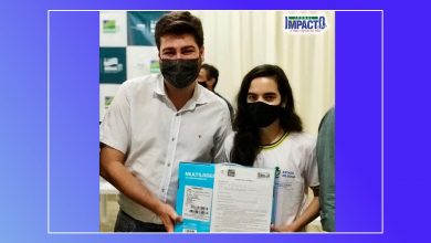 Photo of Alunos do ensino médio da rede pública estadual de Itapuranga e região ganham cartões Bolsa Estudo e chromebooks