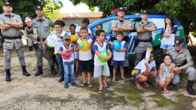 Photo of Operação Criança Feliz-II: PM e Operacionais Xixá distribuem brinquedos e levam alegria para crianças de Itapuranga e região.
